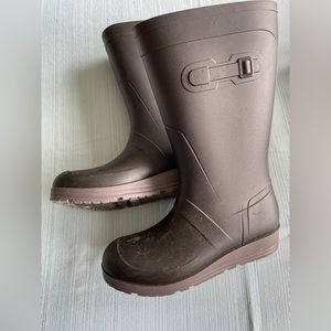 Rain boot black size 6